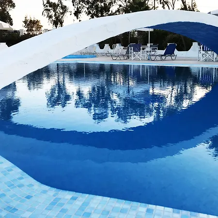 Agas Gasthuis Karterados (Santorini)