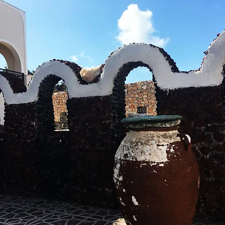 Agas 3* Karterados (Santorini)