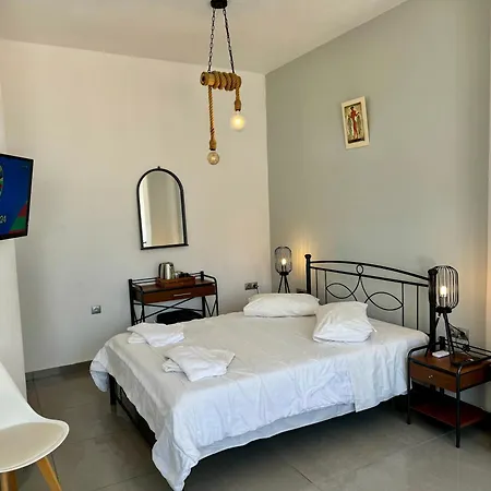 Agas Karterados (Santorini)