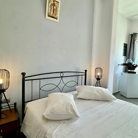 Agas 2* Karterados (Santorini)
