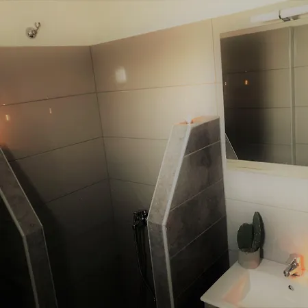 Guest house Agas